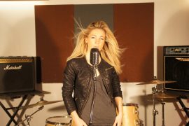 L’ex-candidate de la Star Ac’, Anne-Laure Sibon, a enregistré un nouvel album